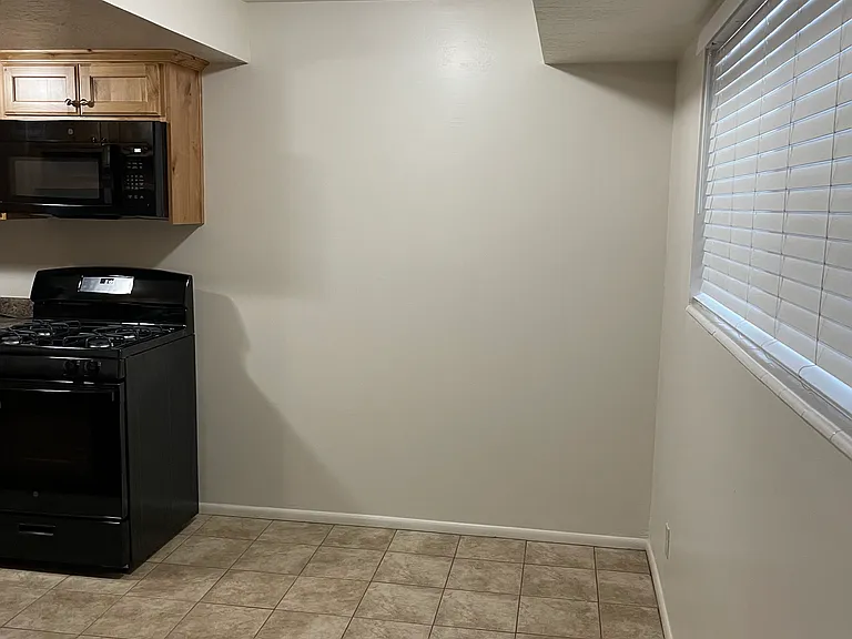 15 E 600 N — Photo 11