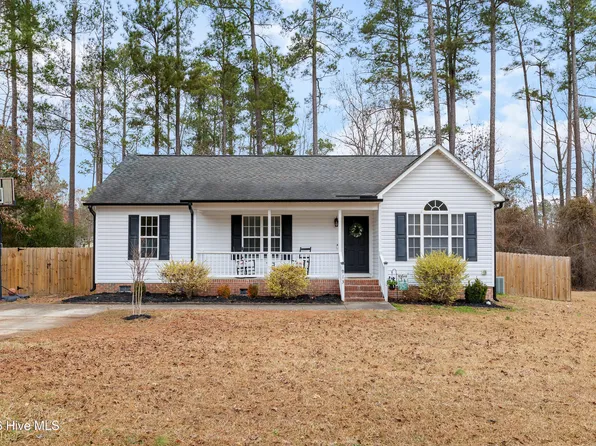 913 E Sanders Street, Four Oaks, NC 27524