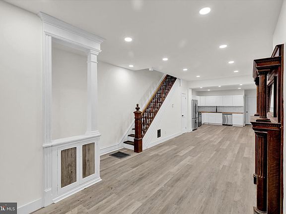 5th image of 131 Elm St
