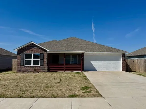 1402 S Pampas St, Siloam Springs, AR 72761
