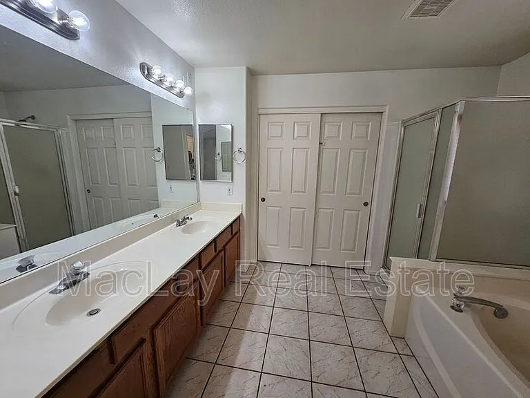 2193 E Brooks St — Photo 10