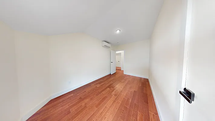 Sold by Remax Edge | media 18