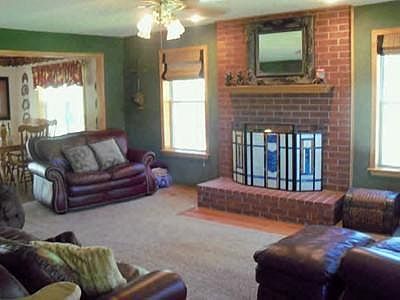 3rd image of 15 Fairbrook Ln
