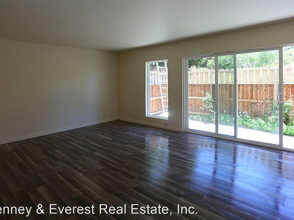 1st image of 2 Circle Dr APT A