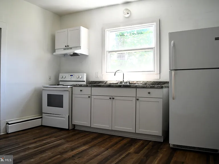 4 E Milby St — Photo 12
