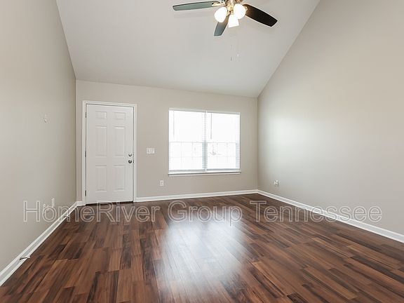 3rd image of 1111 Niagra Ct