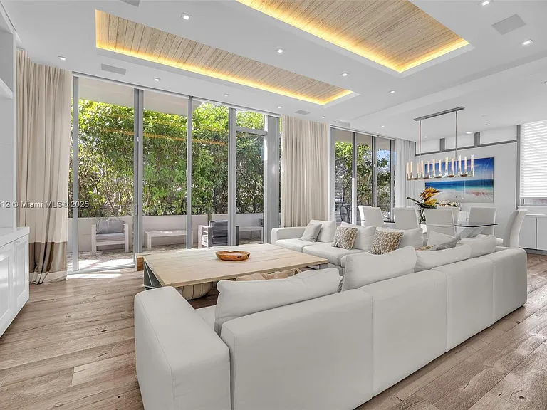 9501 Collins Ave #1 — Photo 14