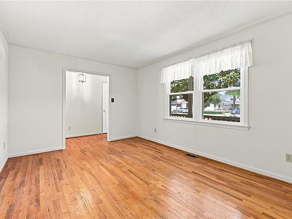 3rd image of 3 Wendell Cir