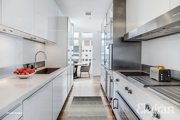 Sold by (Legacy) Elegran | media 4