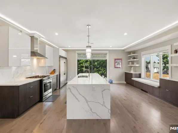 30 Henry Ave #B, Palisades Park, NJ 07650