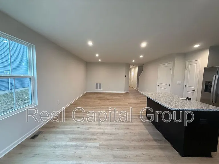106 South Dr — Photo 9