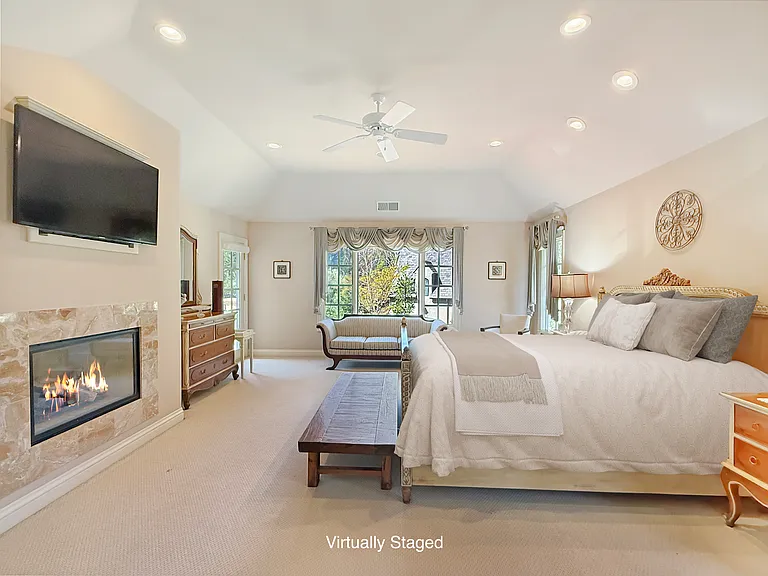 1526 Hillview Dr — Photo 21