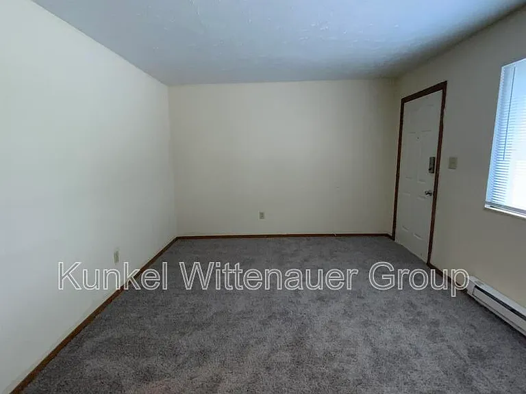 2611 Sierra Dr E — Photo 3