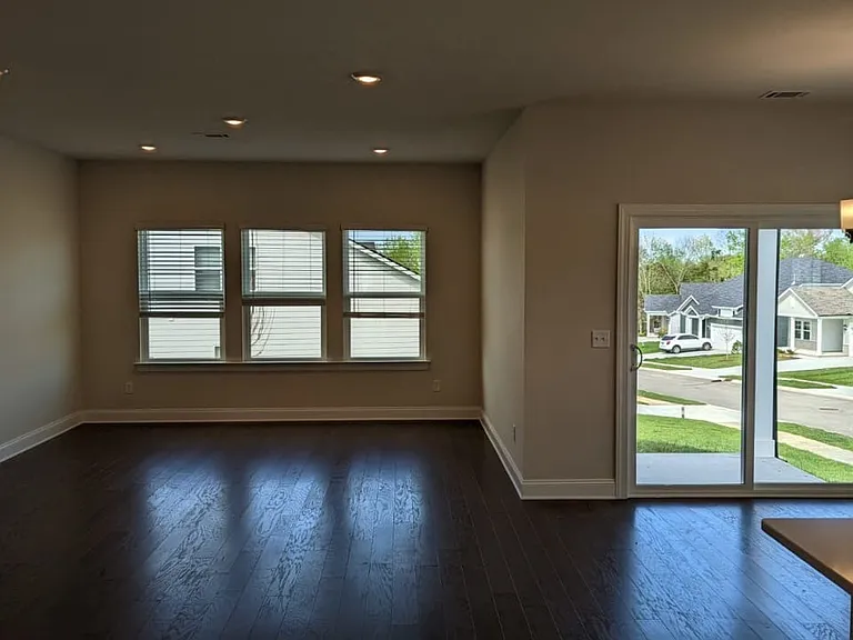 1411 Alabaster Ln — Photo 6