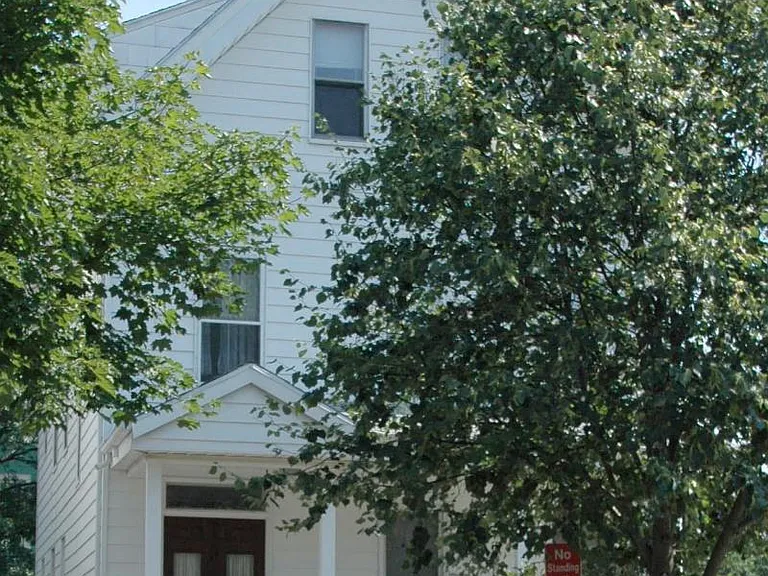 7 Cottage St #3 — Photo 2