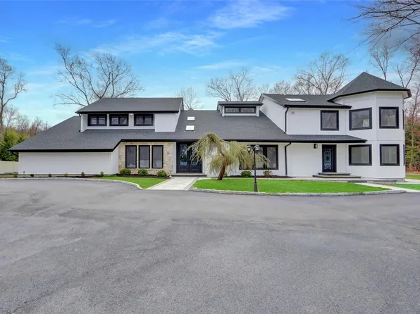 140 Daly Road, East Northport, NY 11731