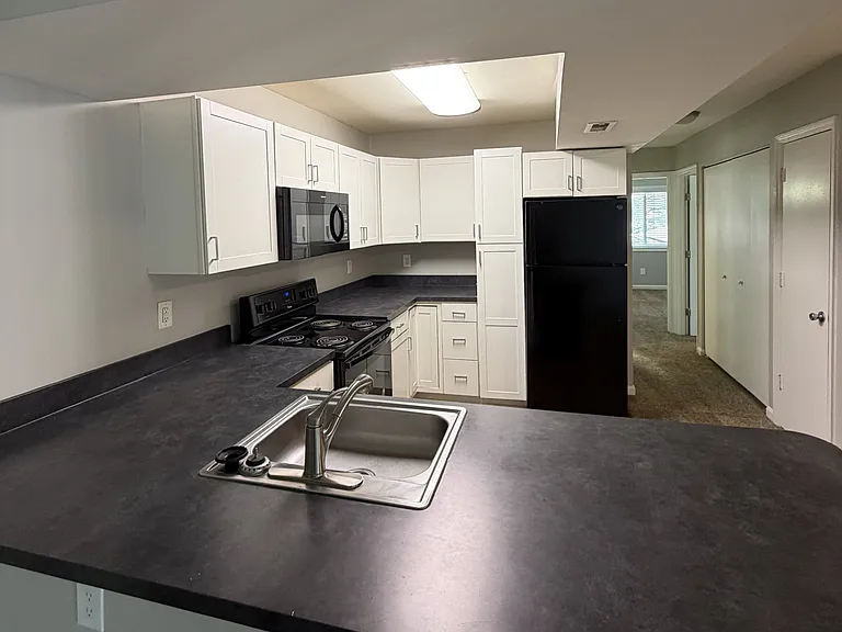 7 Pointe Apartments — Photo 54