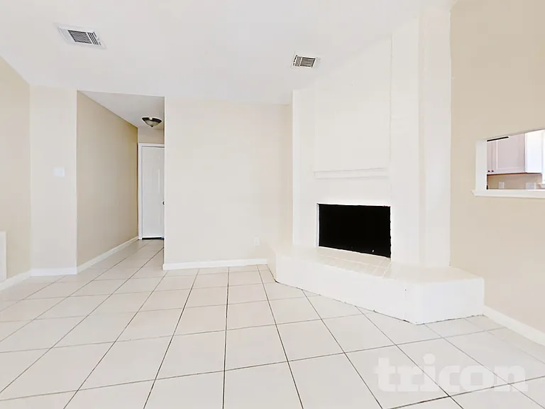 3446 Edgecreek Dr — Photo 3