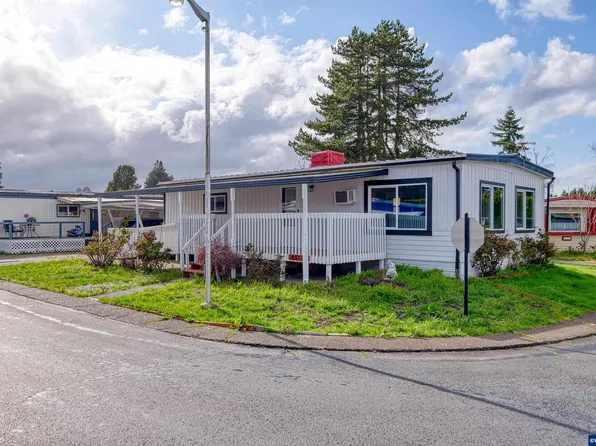 4413 Essex St SE, Salem, OR 97317