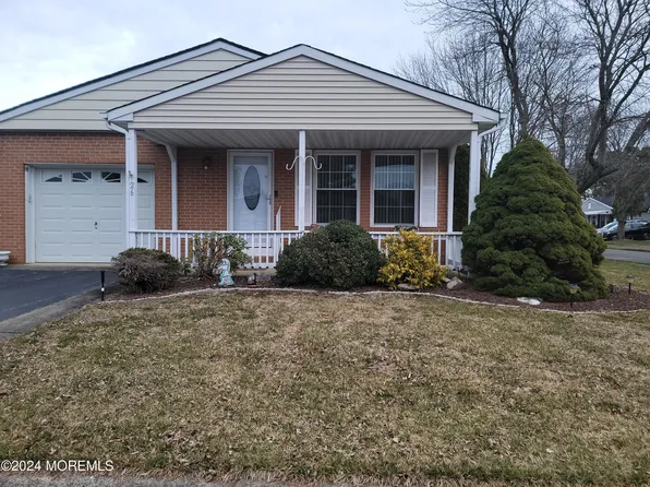 26 Santo Domingo Drive, Toms River, NJ 08757