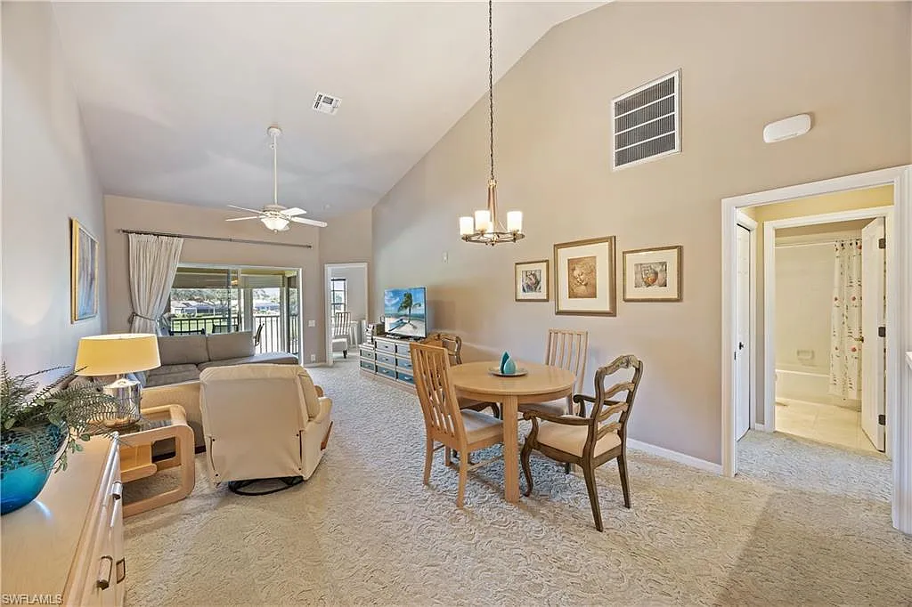 2 bed, 2.0 bath, 1204 sqft, $5,500 — Photo 3