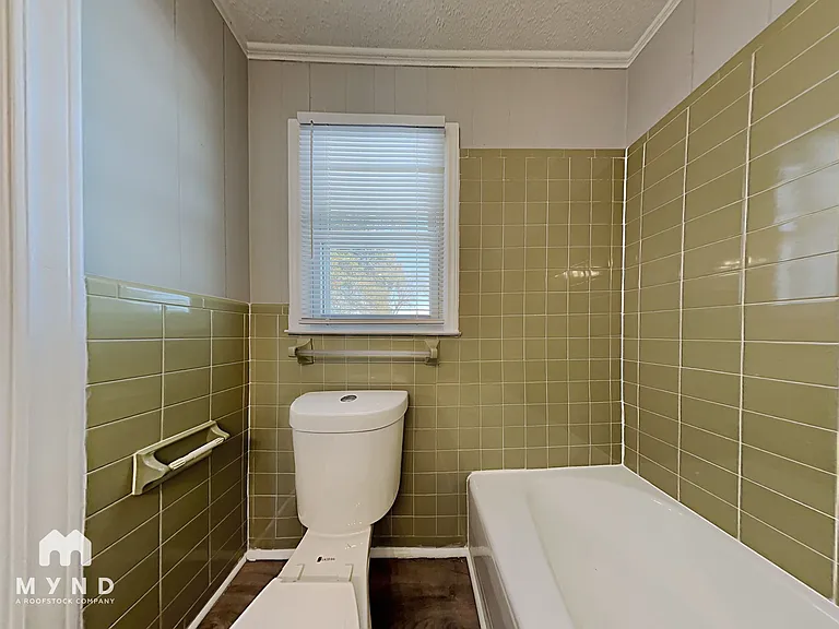 1708 N New Hope Rd — Photo 9