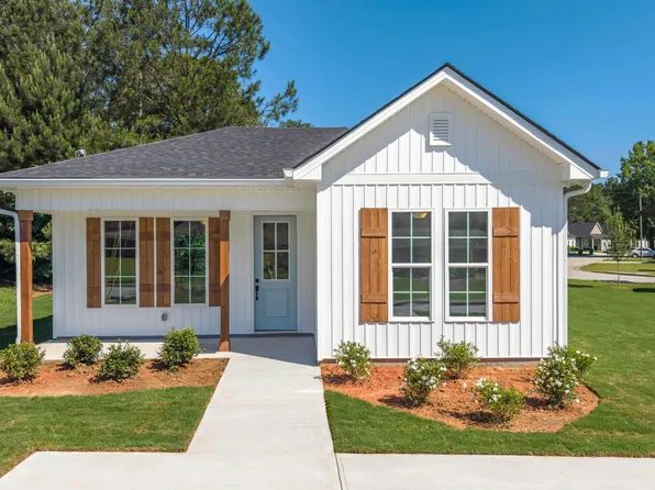 613 River Dr, Carrollton, GA 30117