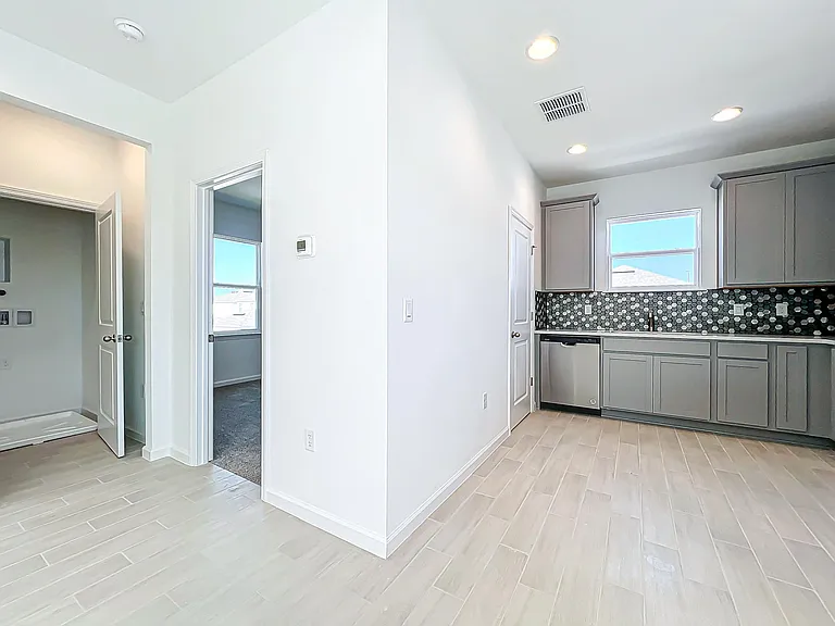 5358 Lake Virginia St #A — Photo 12