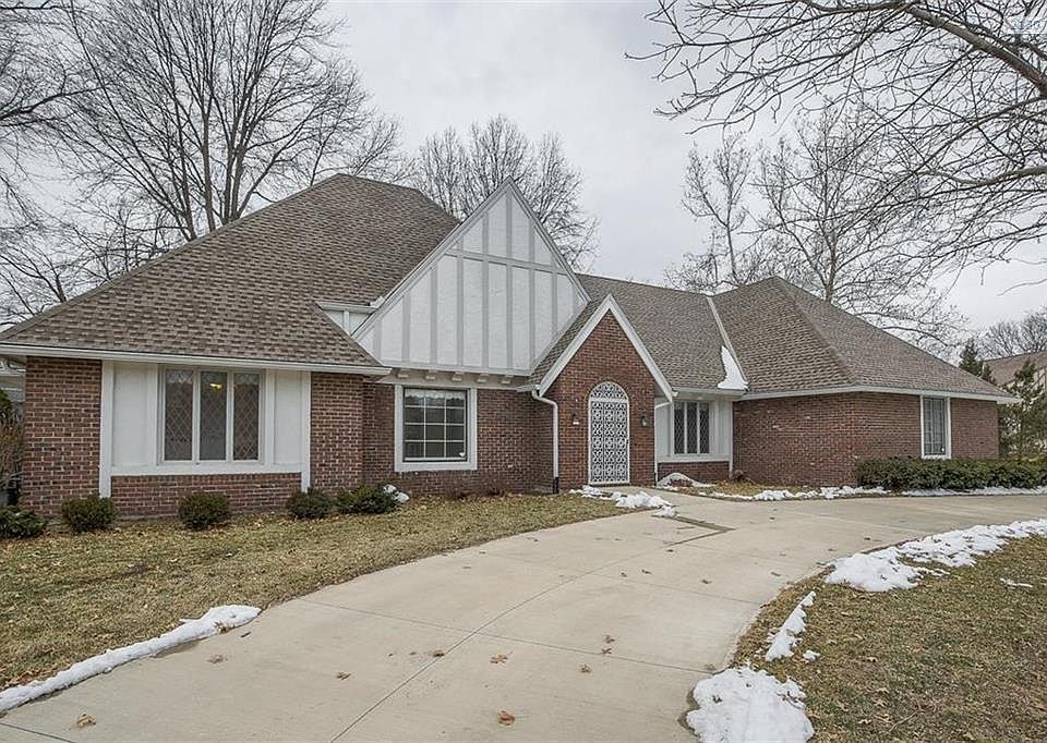 Welcome home to this spacious 1 1/2 story house