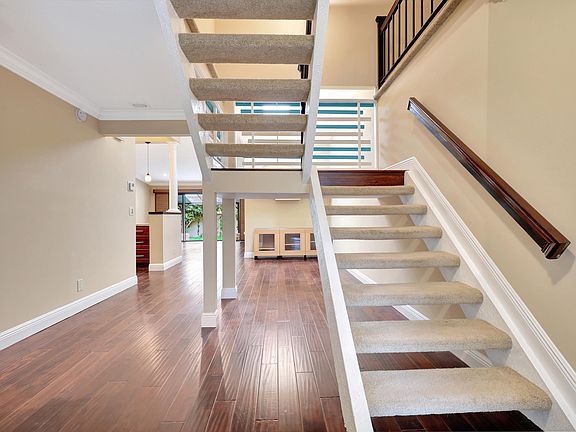 3rd image of 1003 Raintree Lane