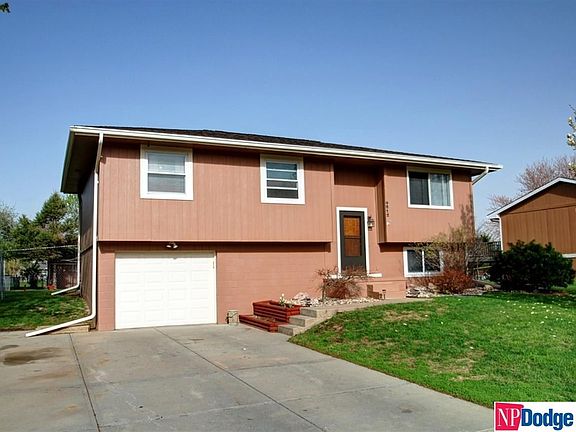 2nd image of 4012 Ramblewood Dr