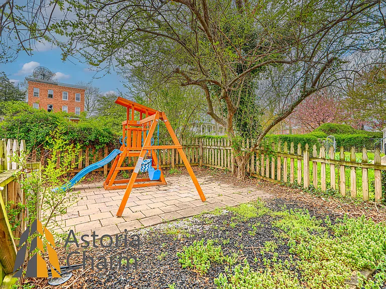 23 S Augusta Ave — Photo 51