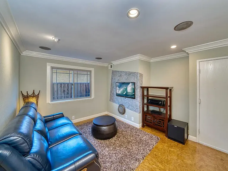 5342 Studebaker Cir — Photo 8