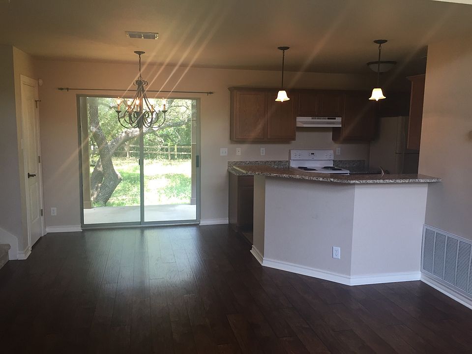 Breakfast area/Kitchen