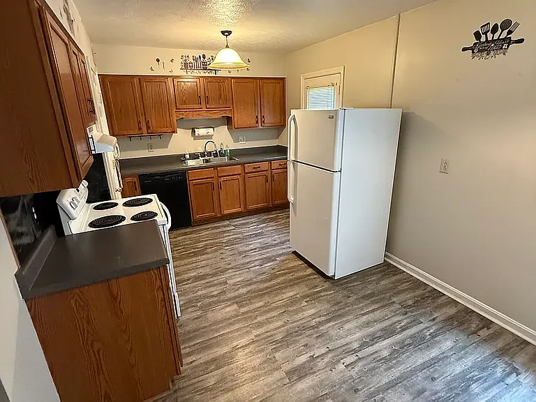 1305 Sunshine Ln — Photo 8