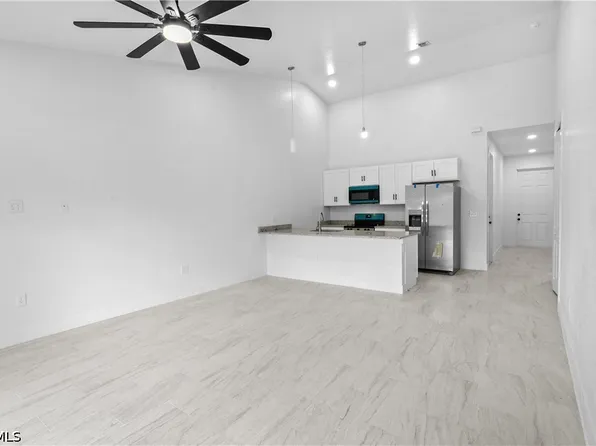 632/634 Knapp St, Lehigh Acres, FL 33974