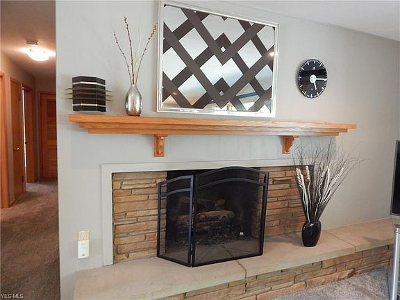 4th image of 7541 Valley Villas Dr