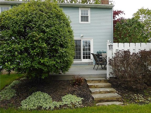 3rd image of 41 Glen Acre Dr
