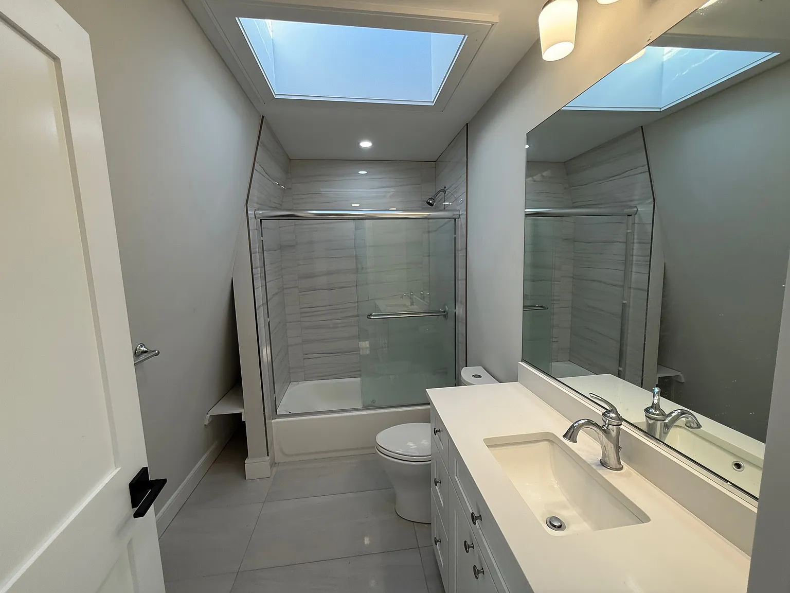 2 bed, 1075 sqft, $3,300 — Photo 4