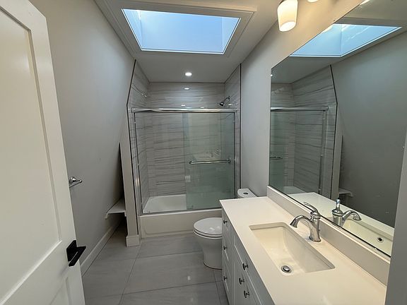 4th image of 152 Trenton St #3