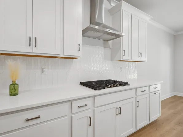 12 Avonwoods Ct, Staunton, VA 24401