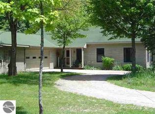 6451 Gillett Rd NW, Rapid City, MI 49676