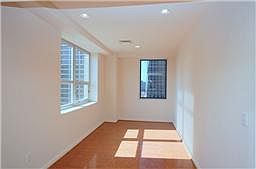 2nd image of 914 Main St Unit 1404