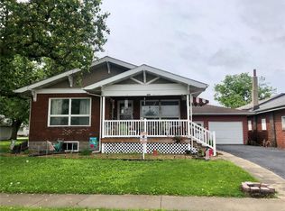 404 E Broad St, Raymond, IL 62560