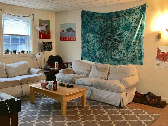 2nd image of 360 College St #3