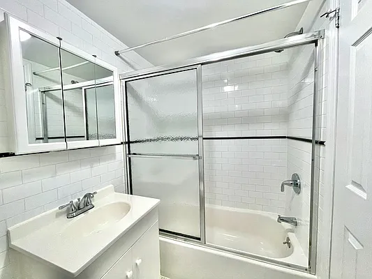 Rented by Compass | media 25