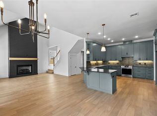 1911 Bluestem Dr, Centerton, AR 72719