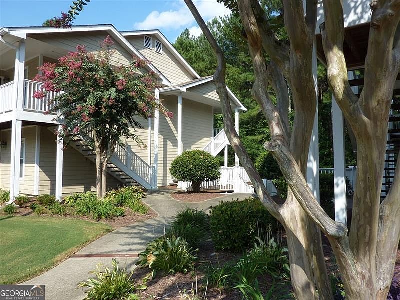 1st image of 907 Berkeley Woods Dr