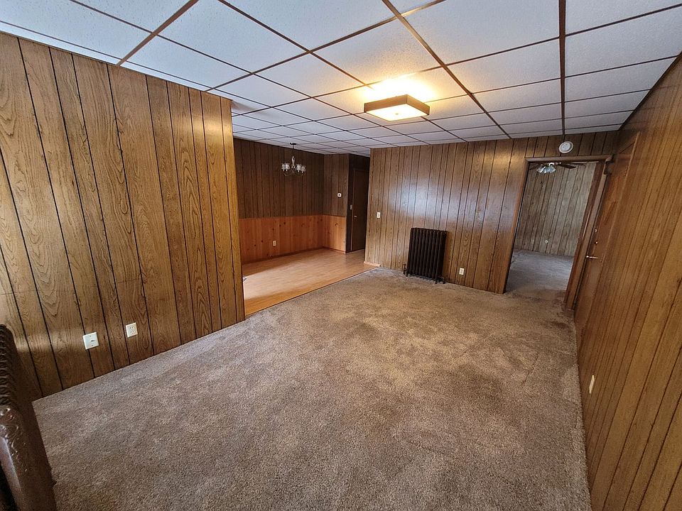 1st image of 402 N Railroad St APT A