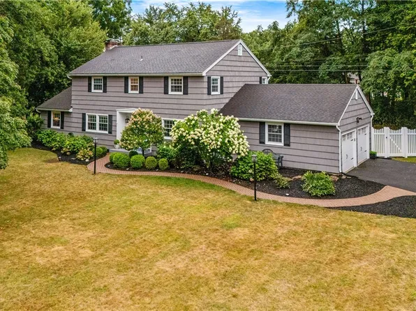 114 Old Farm Rd, Fayetteville, NY 13066